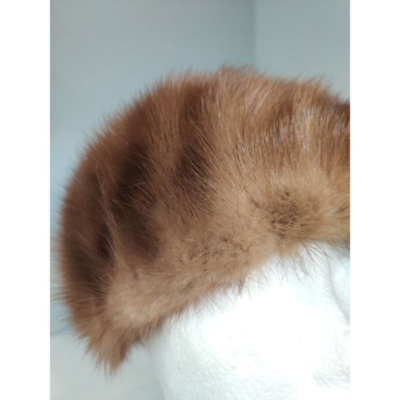 Beautiful Beige/Light Brown Mink Fur Hat from Canada 21.25\